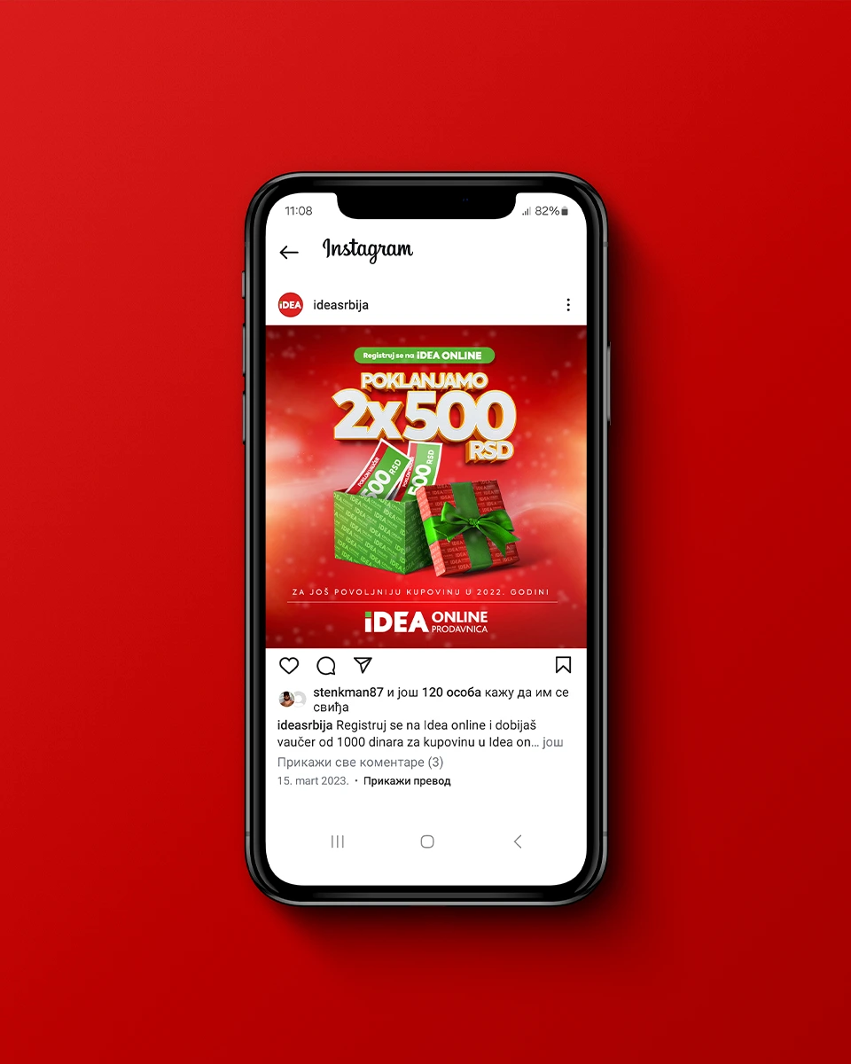 Na ekranu mobilnog telefona je prikazan vaučer na 2.500 RSD za kupovinu u IDEA online prodavnici